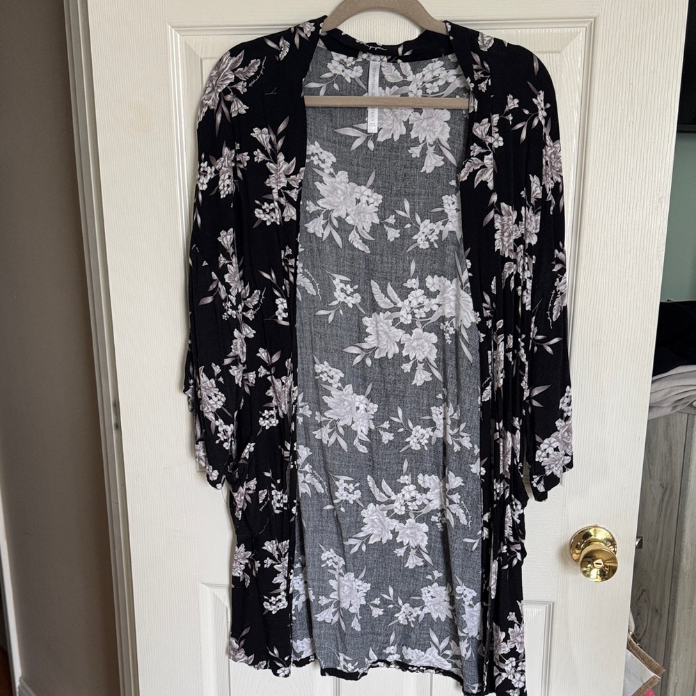 Spiritual Gangster Black Floral Open Front Kimono
